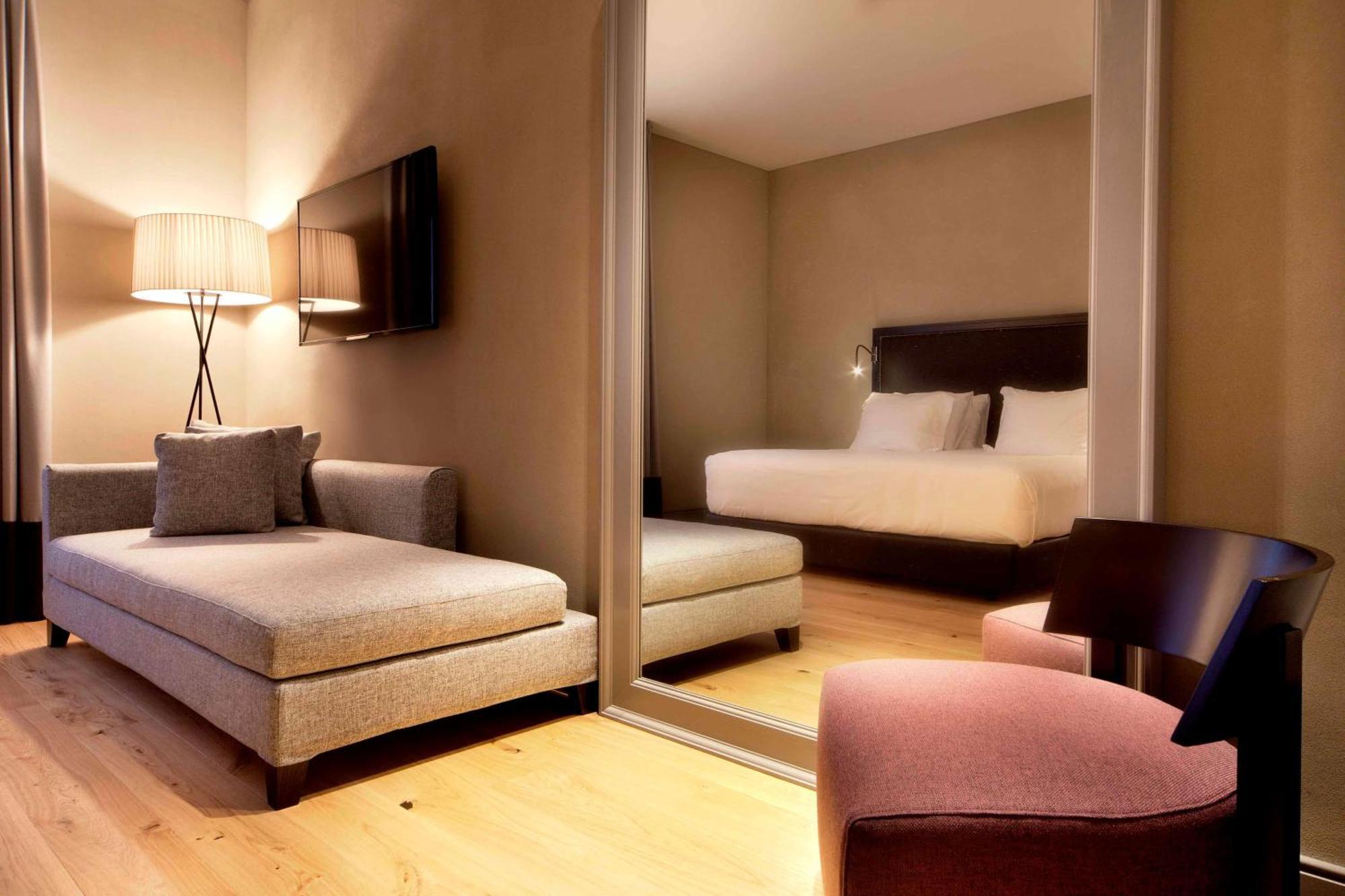 เอ็นเอช คอลเลคชั่น ปิอาซซา คาร์ลินา Hotel ตูริน ภายนอก รูปภาพ